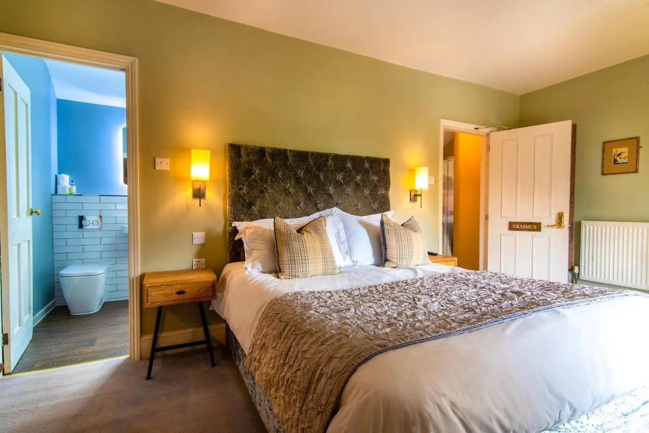 Crown & Punchbowl Hotel Milton  4*, Milton (Cambridgeshire)